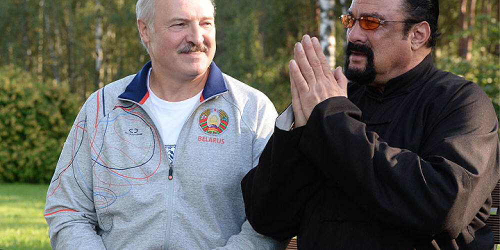 Stīvens Sīgals satiekas ar Baltkrievijas prezidentu. FOTO
