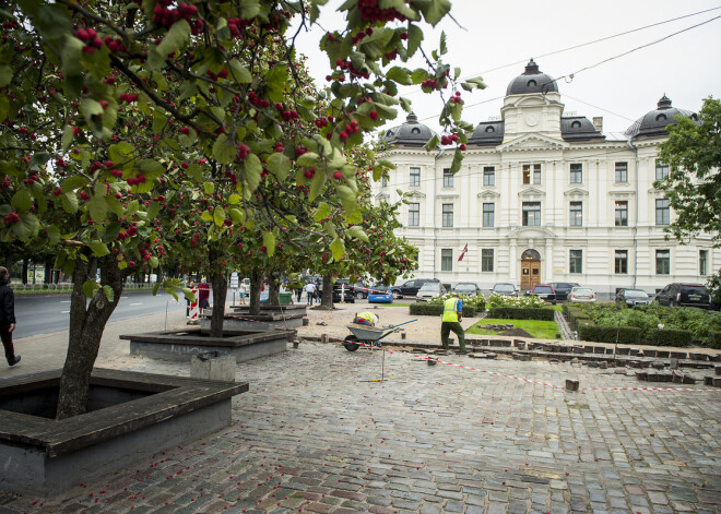 Ušakovs inspicē remontdarbus Rīgas ielās