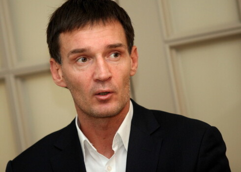 Vitālijam Reinbaham šobrīd esot darba nespējas lapa.