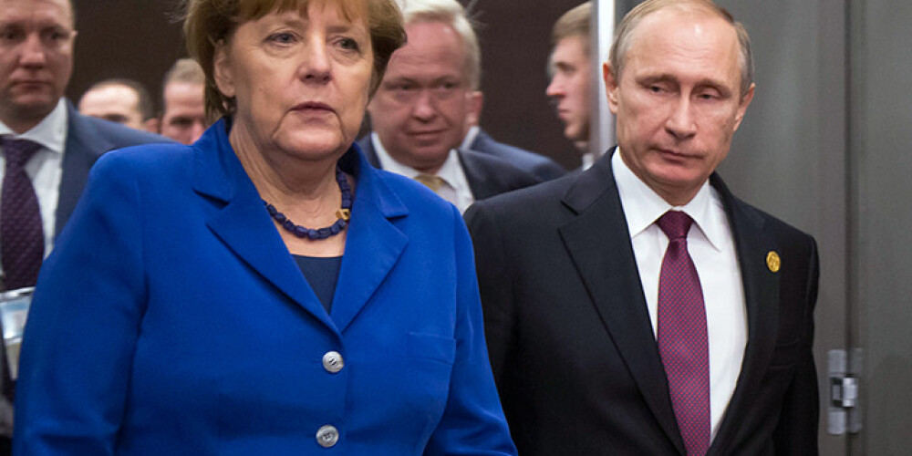 Merkele ieinteresēta Krievijai atcelt sankcijas, bet ar vienu noteikumu