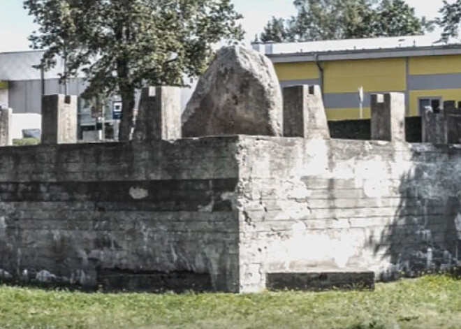 Limbažos likvidēts piemineklis, kas tika uzcelts padomju jūrniekiem. VIDEO