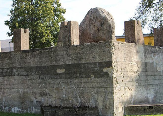 Krievijā kārtējā histērija par padomju pieminekļa nojaukšanu Limbažos. VIDEO