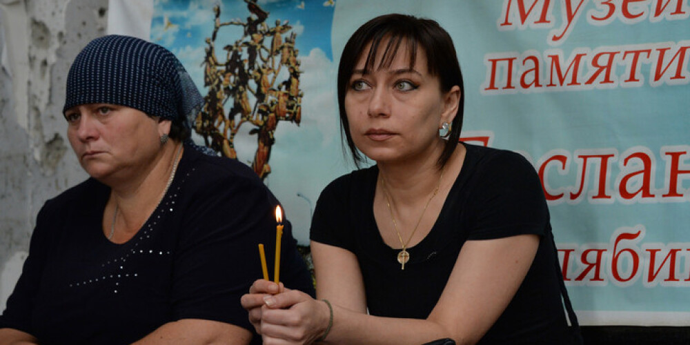 Krievijā par protestēšanu pret Putinu notiesā Beslanas mātes