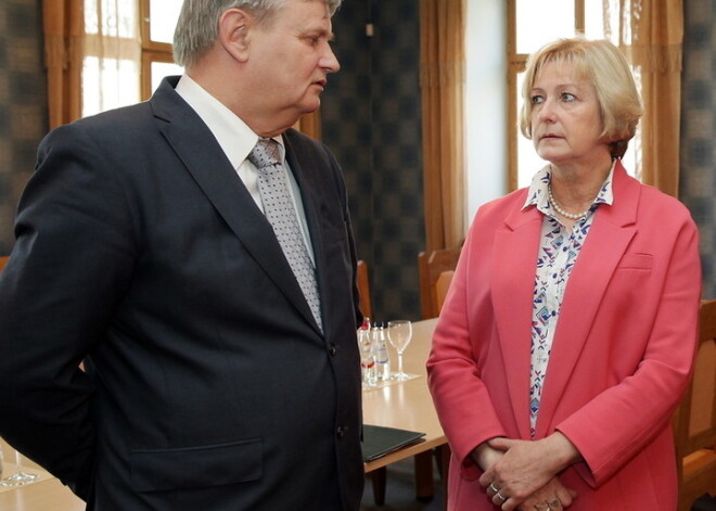Alūksnes mērs Dukulis nobažījies par cilvēkiem, kuri pēc sprādziena netiek pie zālēm