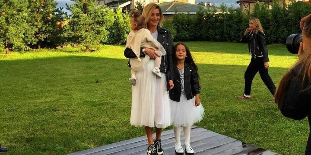 Ксения Бородина снялась в фотосессии с младшей дочерью