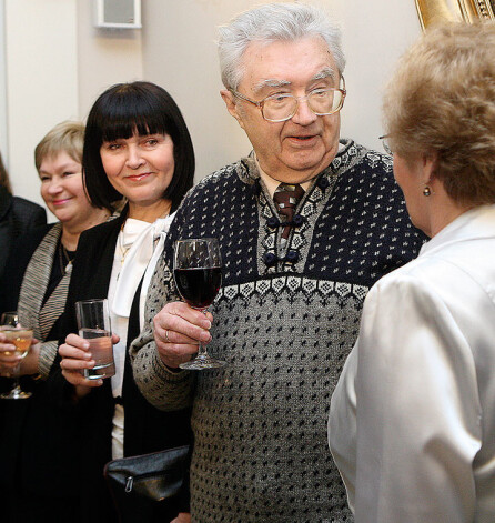 Žurnālisti Maija Migla (no kreisās), Velta Puriņa, Jānis Dimants un Anta Rugāte 1991. gada barikāžu laika žurnālistu tikšanās laikā ar Saeimas priekšsēdētāju.