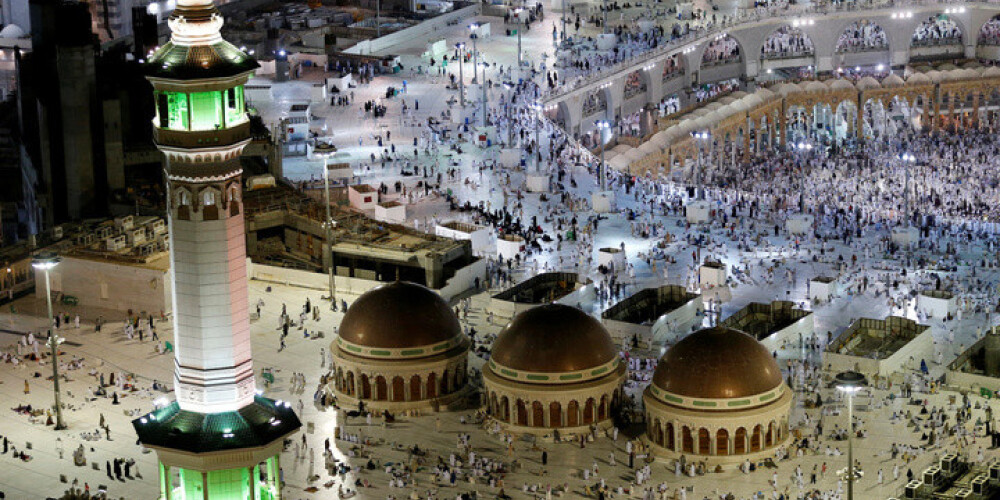 Pusotrs miljons musulmaņu svētceļnieku sāk ikgadējo hadžu Saūda Arābijā