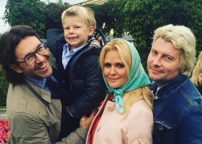 «Моя семья»: Андрей Малахов заинтриговал поклонников, опубликовав фото с неизвестным ребенком