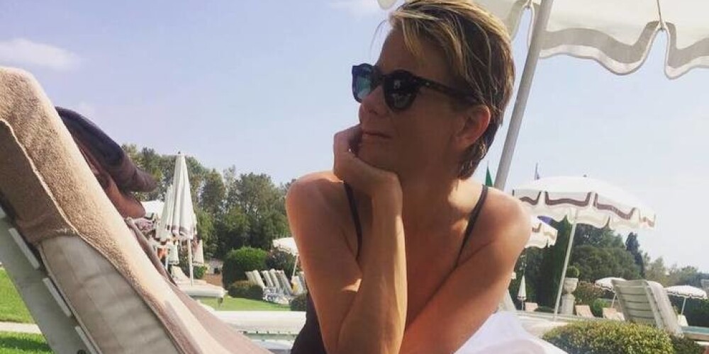 43-летняя Юлия Высоцкая показала фигуру в купальнике