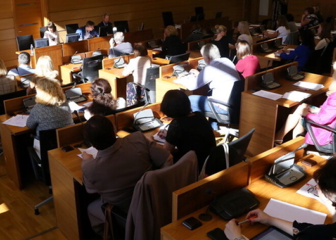 10 Rīgas skolās ar "jēgpilniem mājasdarbiem" centīsies atvieglot skolēnu slodzi