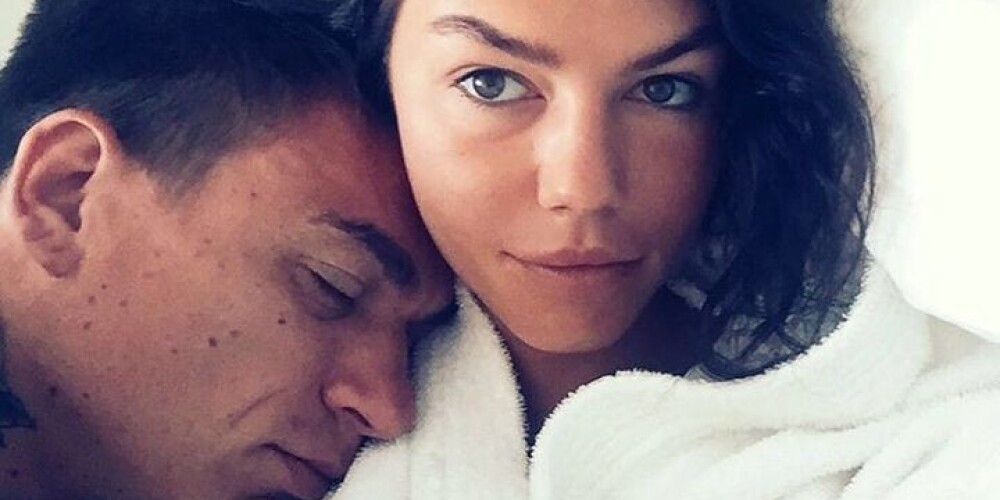 Порноның артындағы қисық қара әйелдер Аққұба анамен жыныстық қатынас