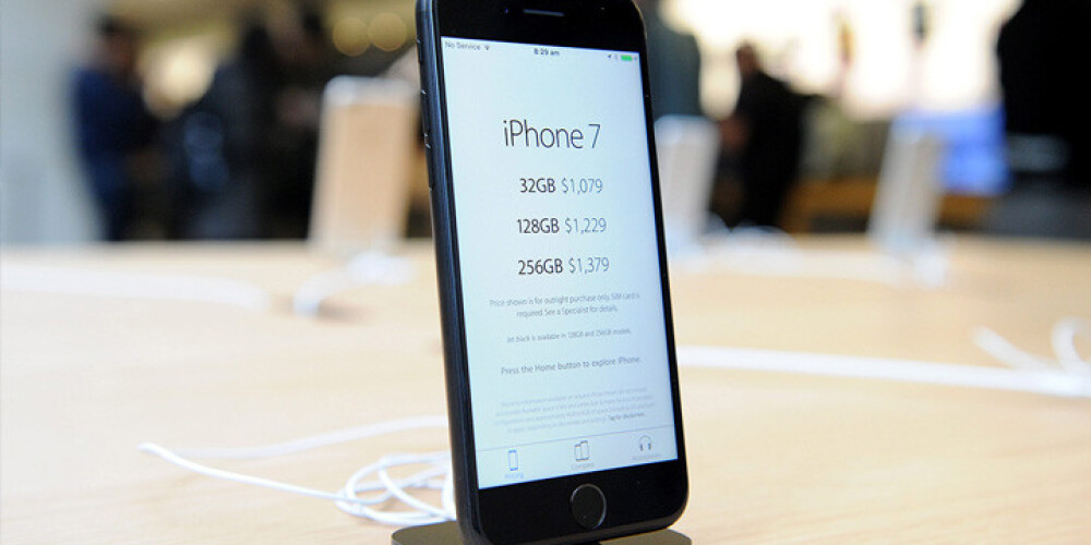Zināms, kādas cenas Latvijā būs jaunajiem "iPhone 7" un "iPhone 7 plus"