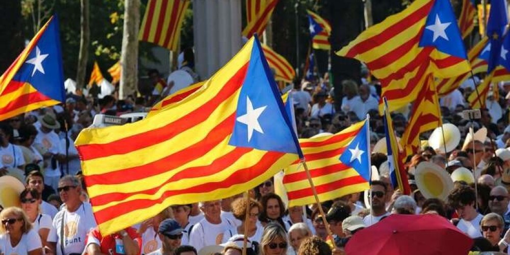 Spānija atceļ Latvijas goda konsula Barselonā akreditāciju, jo viņš bija izlicis Katalonijas karogu