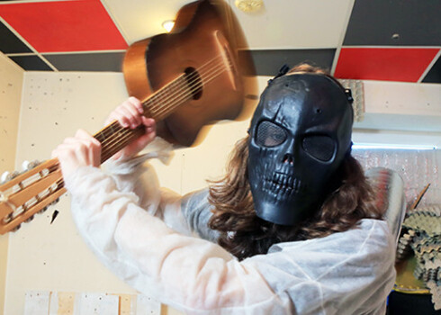 Zināms, ka, piemēram, žultainus komentārus interneta portālos atstāj nīgri un ar savu dzīvi neapmierināti cilvēki. Tagad tādiem izveidota dusmu istaba.