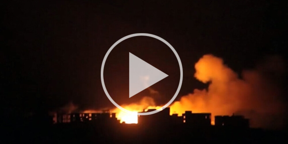 Aizliegtās fosfora bumbas iznīcina Sīrijas pilsētas Alepo apkārtni. VIDEO