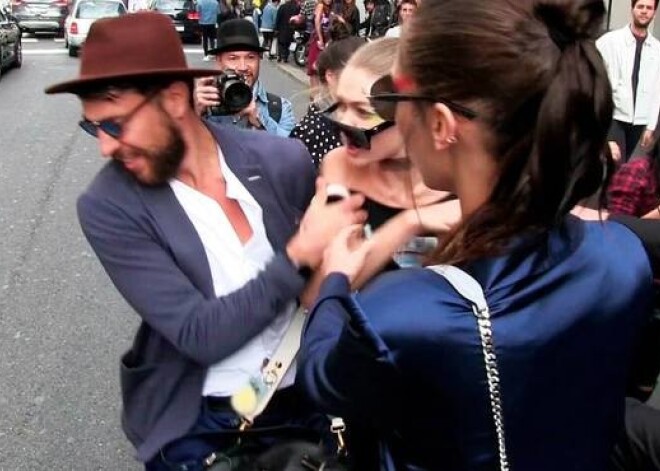 Украинский журналист Виталий Седюк напал на супермодель Джиджи Хадид. ВИДЕО