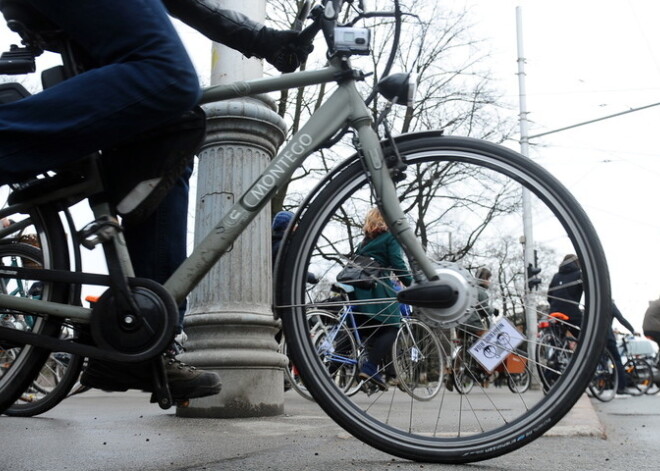 Vakar negadījumos cietuši vairāki gājēji un velosipēdisti