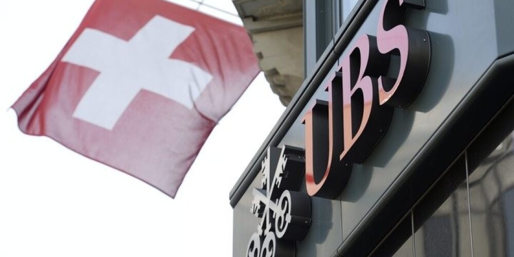 Francija lūdz Šveici nodot tai informāciju par aptuveni 45 000 UBS bankas kontu