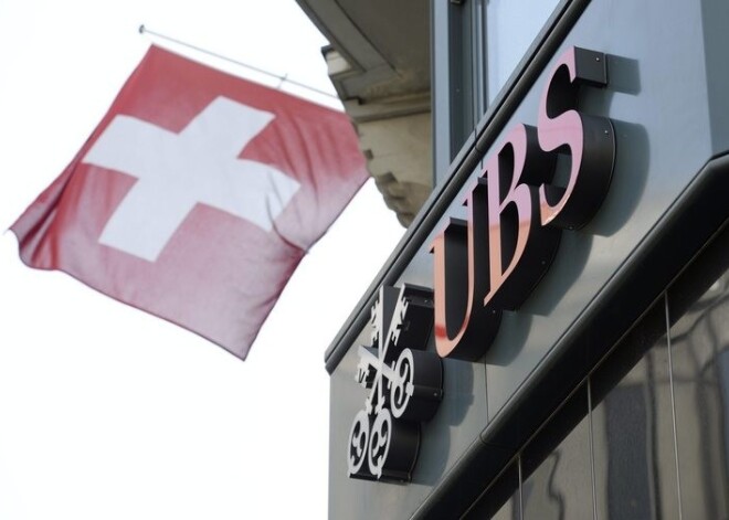 Francija lūdz Šveici nodot tai informāciju par aptuveni 45 000 UBS bankas kontu