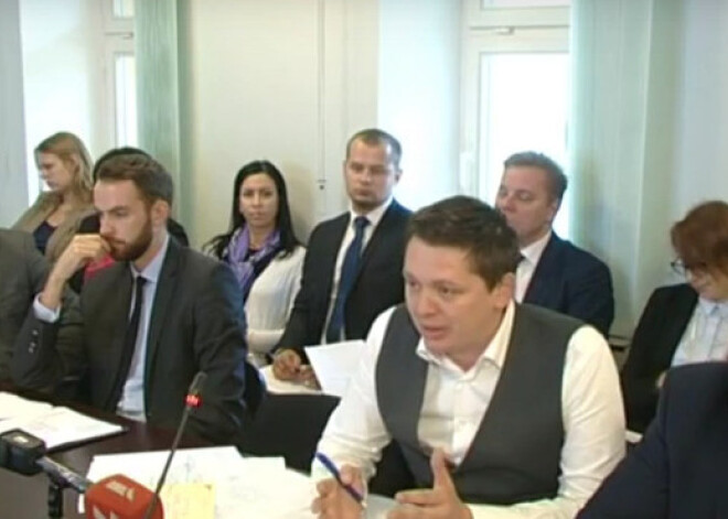 Mums ir 33 000 alimentu nemaksātāju. Sāk ļodzīties publiskais interneta kauna stabs