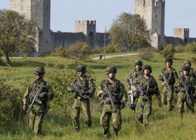 Arī zviedri pošas atjaunot obligāto militāro dienestu - tas varētu notikt jau aiznākamgad