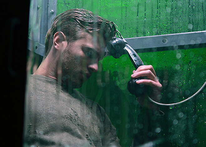 Daiļais Justs spēlējas ar senām lietām. VIDEO