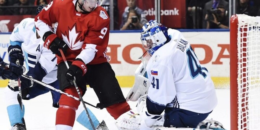 Kanādas hokejisti uzvar Pasaules kausa finālsērijas pirmajā mačā