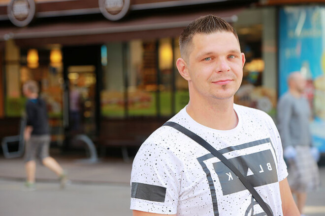 Edijs neslēpj – viņam ir „paslīdējusi kāja”.