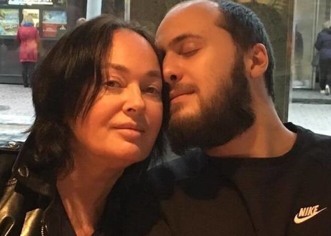 «Мой пацан»: Лариса Гузеева показала трогательное фото с взрослым сыном