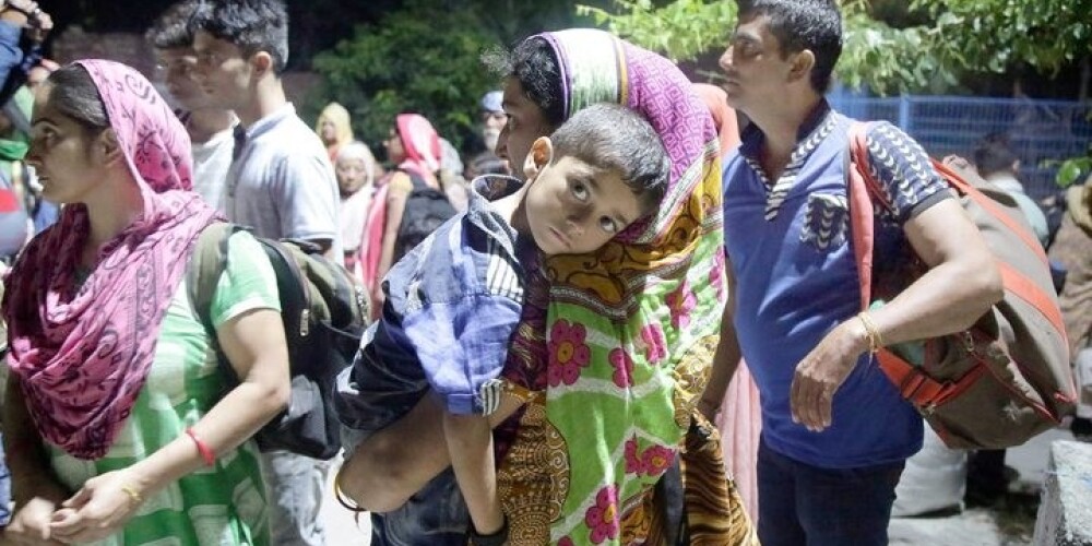 Indija Kašmirā evakuē pierobežas ciematus