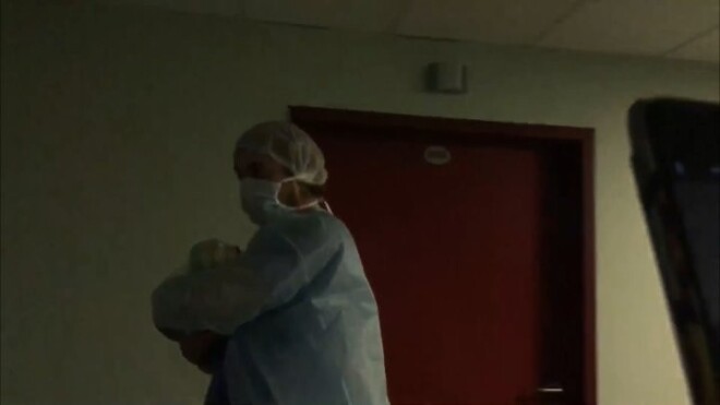 Дмитрий Анохин несет своего первенца