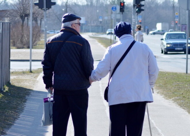 Rīgā pieaug trūcīgo pensionāru un invalīdu skaits, pabalstos izmaksāti jau teju 27 miljoni