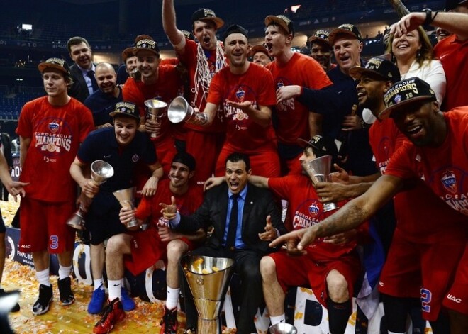 CSKA basketbola komanda līdzjutējiem izsniegusi medaļas "Par Berlīnes ieņemšanu"