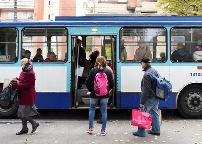 Stundas biļetes bez atlaides Rīgas sabiedriskajā transportā izmantojuši 0,01% pasažieru