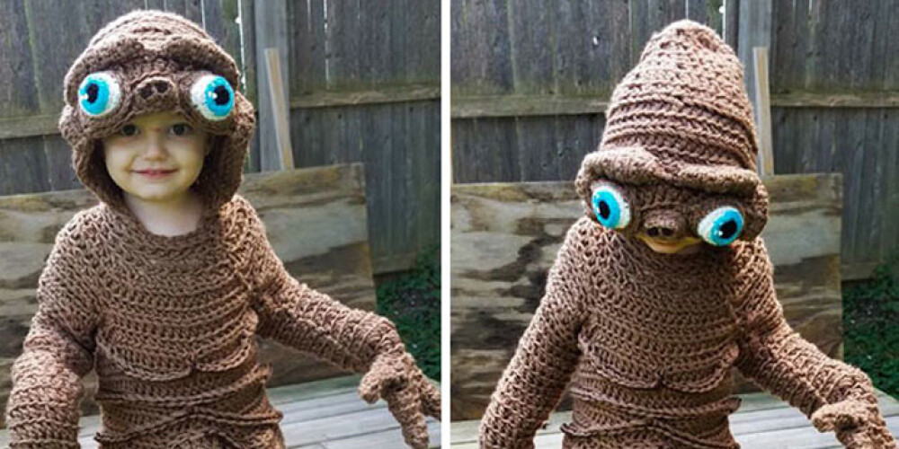 Мама связала нереальный костюм инопланетянина для своего сына