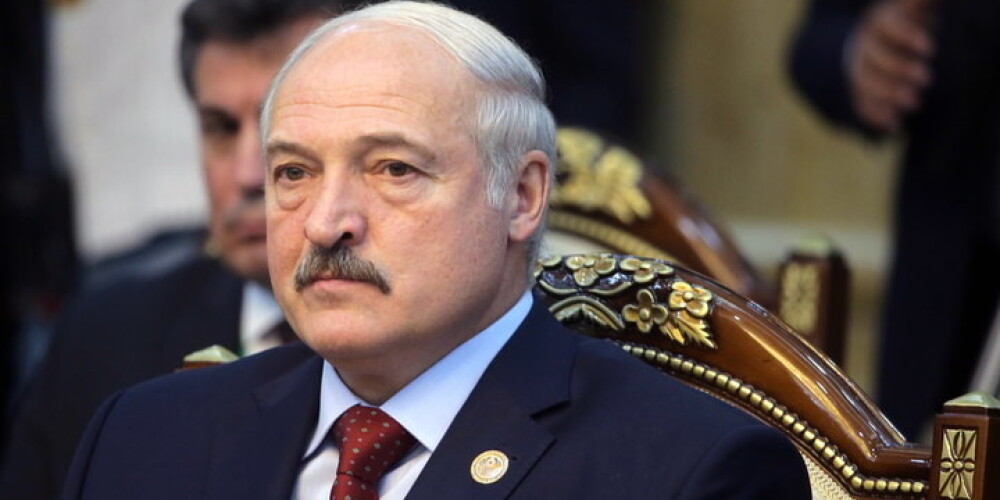 Lukašenko pauž Baltkrievijas armijas gatavību aizstāvēt Krieviju rietumu virzienā