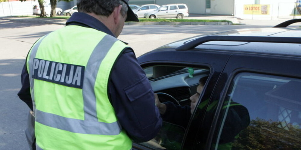 Šoferi joprojām noteikumus sāk respektēt tikai tad, ja jāsaskaras ar policistiem vai radariem