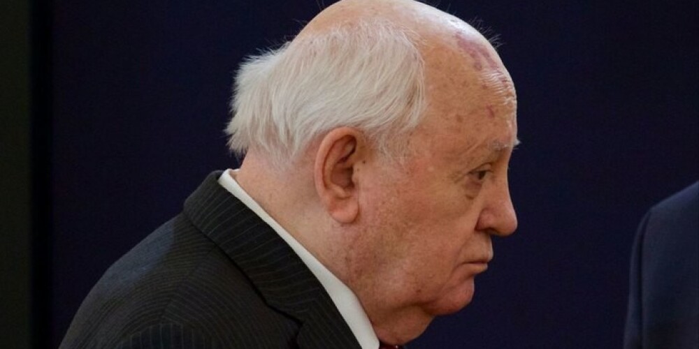 Gorbačovs: Pasaule sasniegusi bīstamu punktu