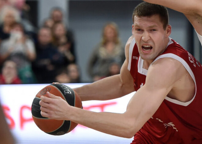 Strēlniekam un "Brose Baskets" dramatisks zaudējums viesos pret pērno finālistu "Fenerbahce"