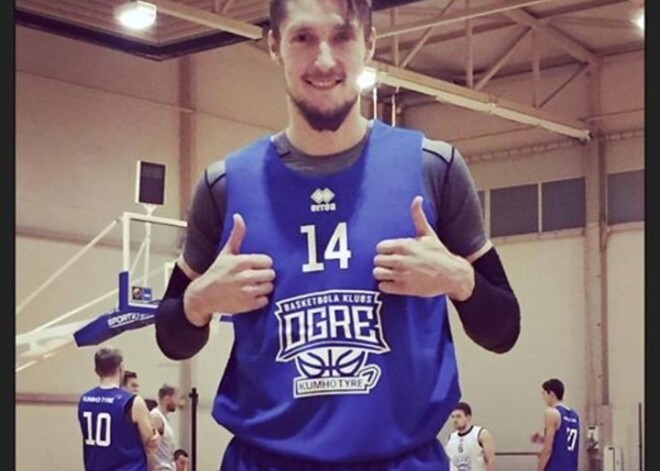 Latvijas izlases basketbolists Kaspars Bērziņš spēlēs Ogres komandā