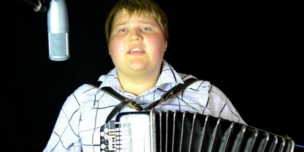 «Патимейкер» в исполнении блогера-баяниста звучит очень органично!