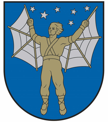 1670. gada 21. oktobrī kāds Priekules kalējs ar pašizgatavotiem spārniem nolidojis baznīcas torņa. Tā radusies leģenda par Priekules Ikaru, kas attēlots arī pilsētas ģerbonī.