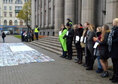 Studentu apvienība piketā pie Ministru kabineta.