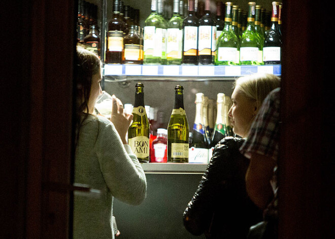 Lietuvā no šodienas aizliegts reklamēt alkohola akcijas cenas