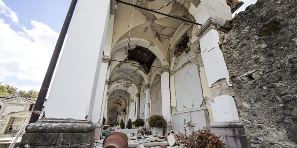 Il terremoto in Italia ha spostato il terreno di 70 centimetri.  FOTO