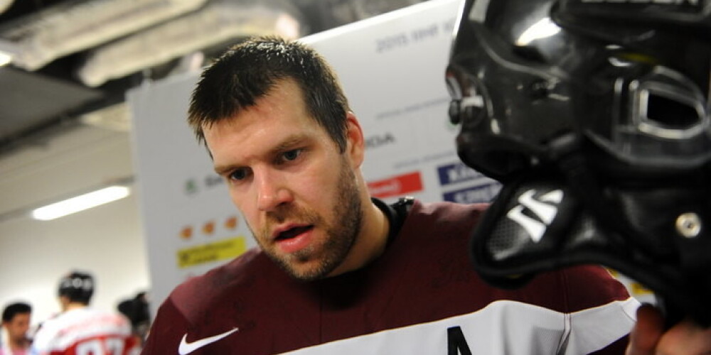 Vēl 2015. gada pasaules čempionātā Jānis Sprukts bija Latvijas valstsvienības kapteiņa asistents.