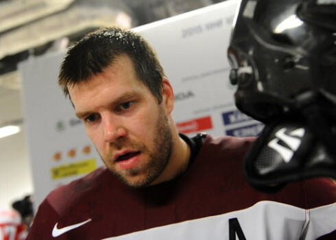 Latvijas izlases treneris pastāsta, kāpēc Jānim Spruktam nedod iespēju palīdzēt valstsvienībai