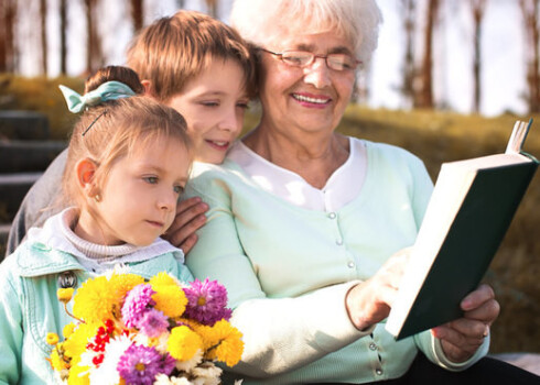 Labā ziņa ir tā, ka nekad nav par vēlu attiecības izvērtēt un mainīt uz labu. Arī tad, ja mīļie dzīvo katrs savā valstī.