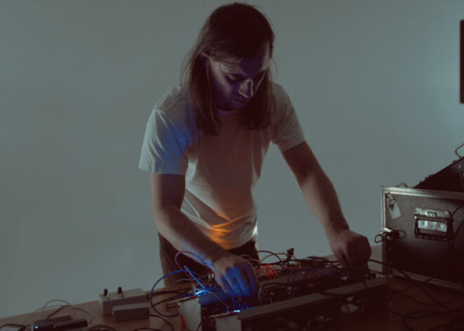 "Autechre" uzstāšanos ievadīs trokšņu mūziķis "Rasels Hasvels"