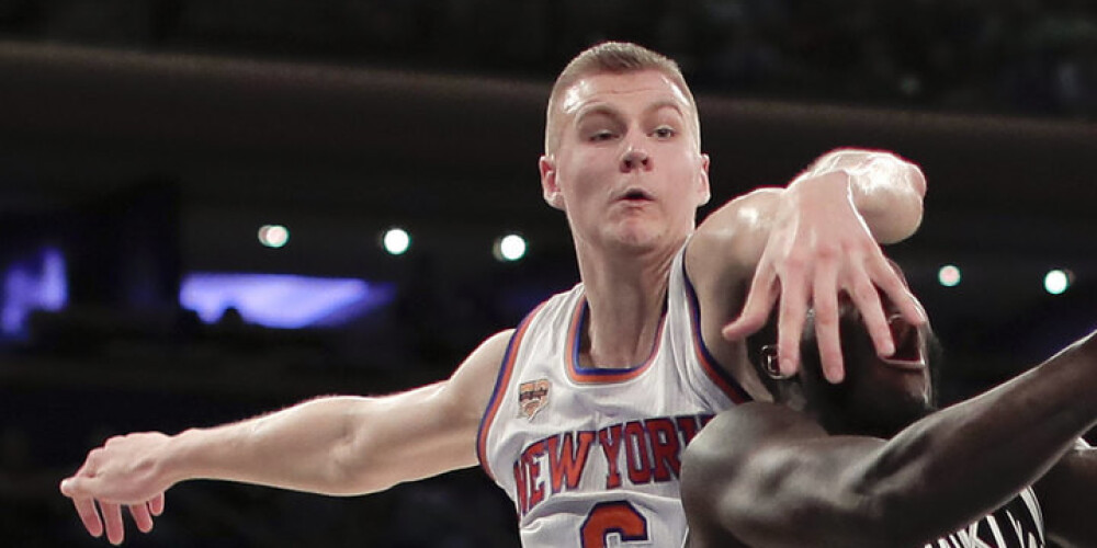 Porziņģa 28 punkti neglābj "Knicks" no ceturtā zaudējuma šosezon. VIDEO